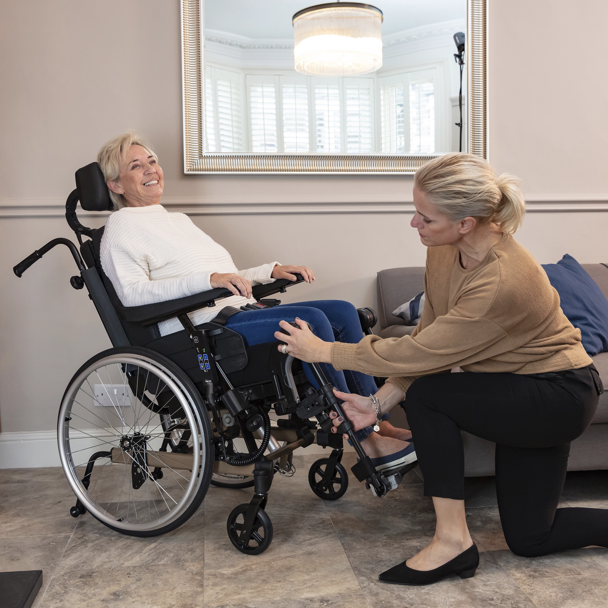 Багатофункціональне крісло колісне Invacare Rea Clematis