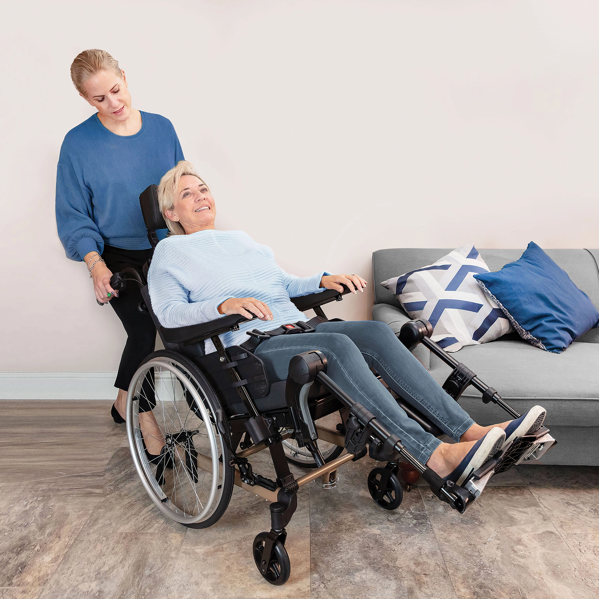 Багатофункціональне крісло колісне Invacare Rea Clematis