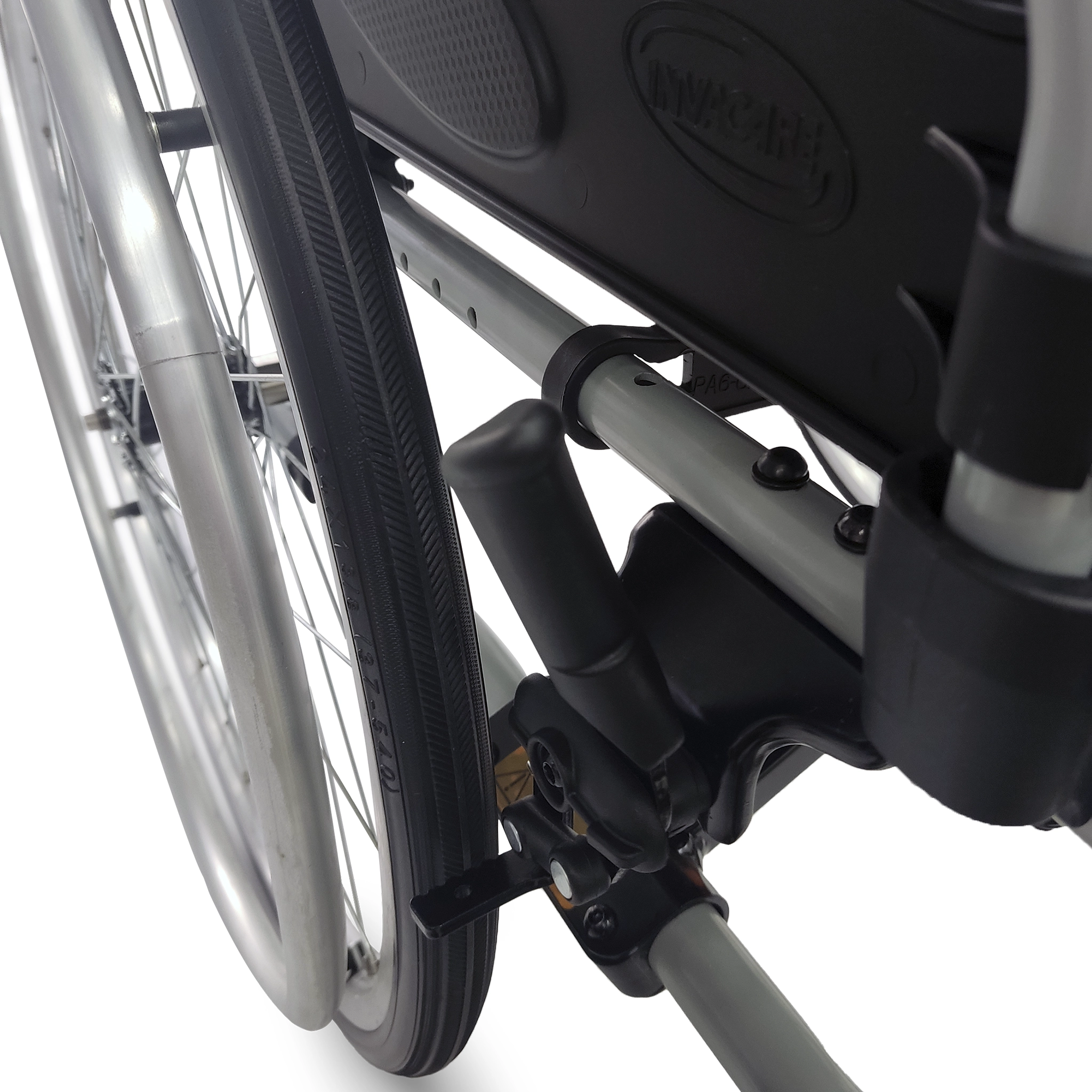 Многофункциональное колесное кресло реклайнер Invacare Action 2 NG