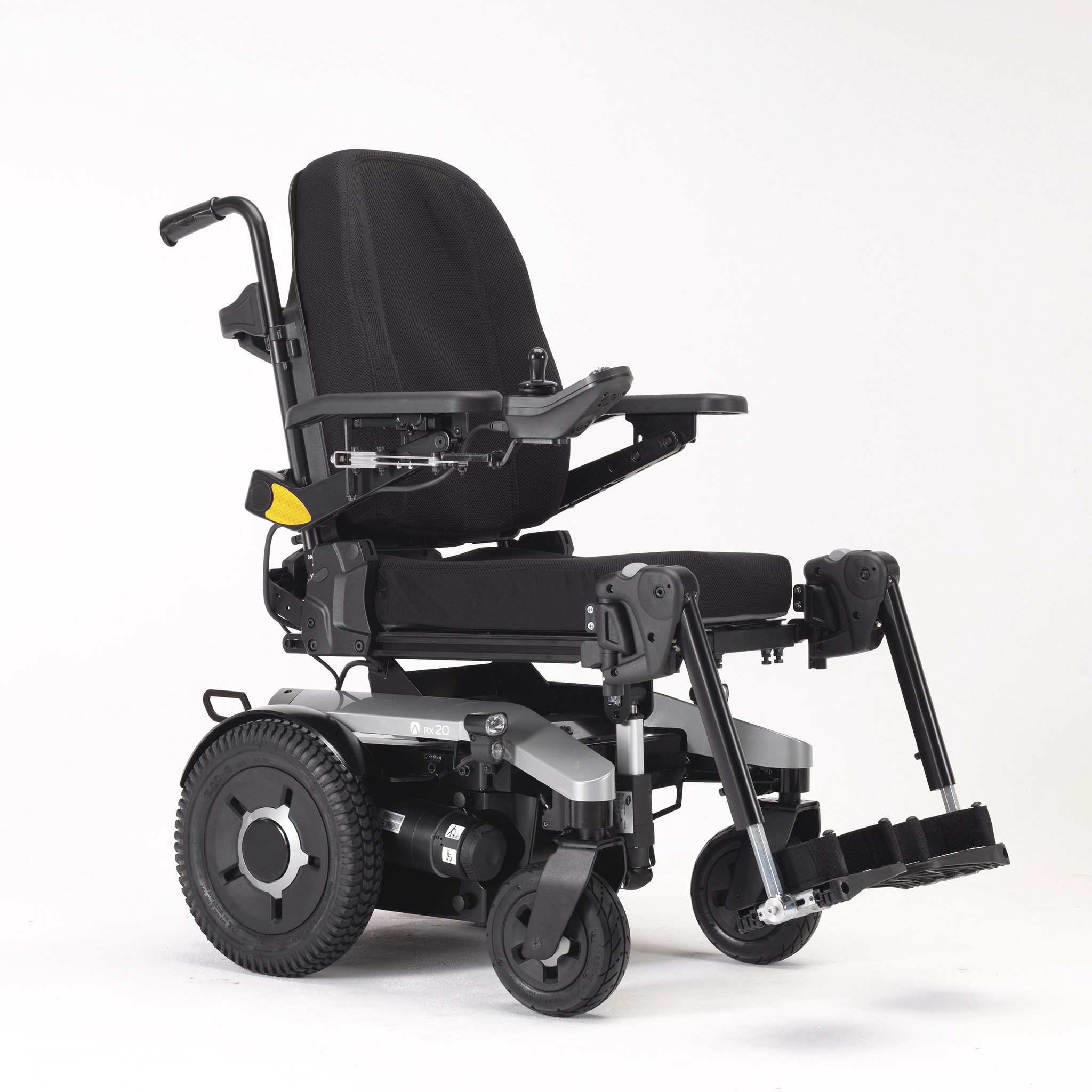 Кресло колесное с электроприводом Invacare AVIVA RX20 (базовая комплектация)